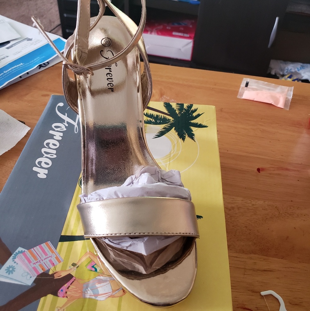 Sandals - Picture 2 of 2